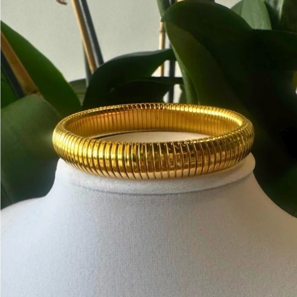 Ribbed Gold Stretch Bangle Bracelet